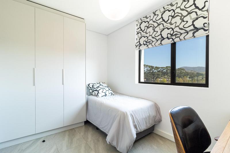 3 Bedroom Property for Sale in Devonbosch Precinct Western Cape